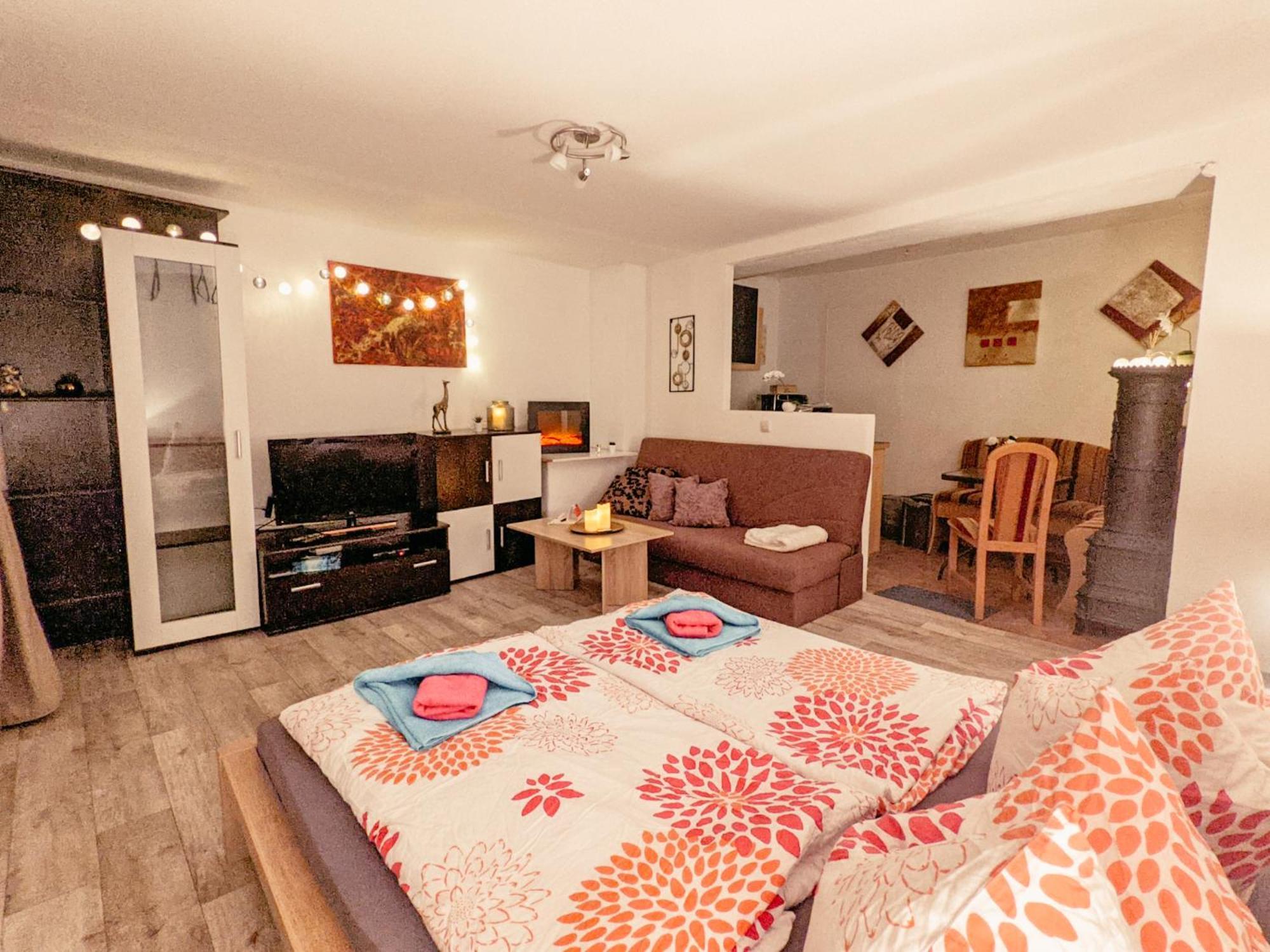 Famzi - Urlaubsmagie - Familienwohnung Mit Gemeinschaftsgarten, -Sauna & -Pool Зебниц Екстериор снимка