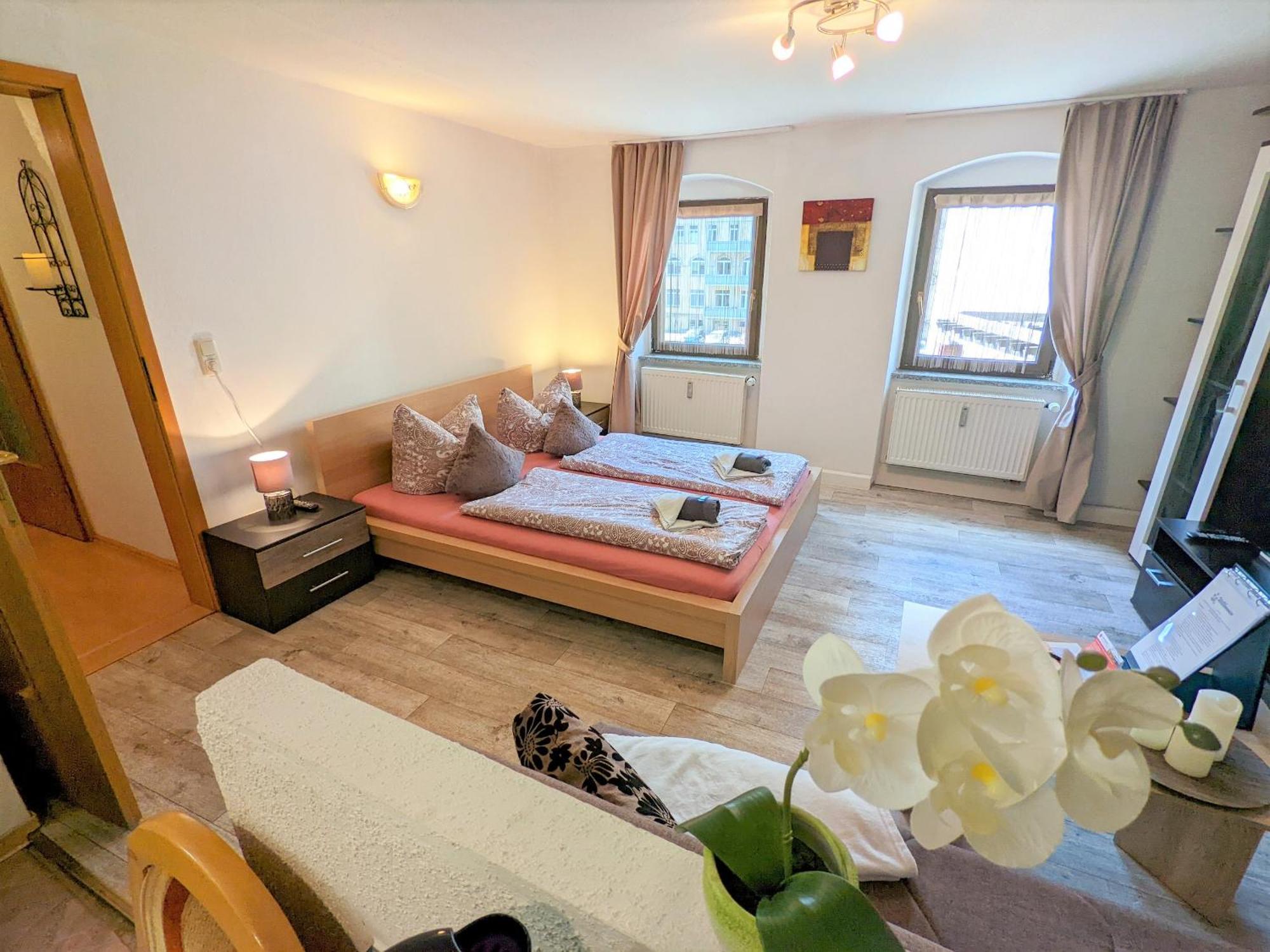 Famzi - Urlaubsmagie - Familienwohnung Mit Gemeinschaftsgarten, -Sauna & -Pool Зебниц Екстериор снимка