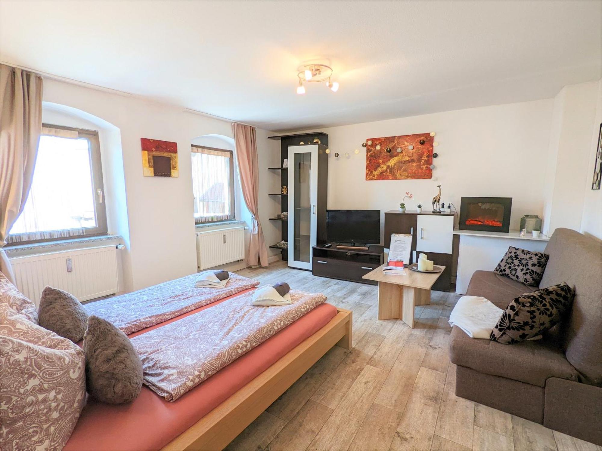 Famzi - Urlaubsmagie - Familienwohnung Mit Gemeinschaftsgarten, -Sauna & -Pool Зебниц Екстериор снимка